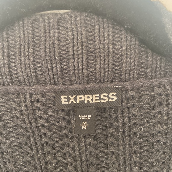 Women’s Express Cardigan - Picture 3 of 4